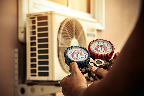 Professional Hvac technician working in Merrillville, IN